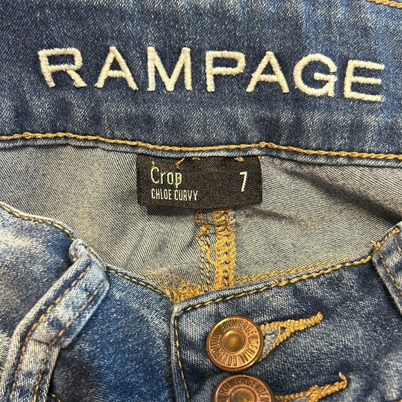 Women’s Rampage Crop Chloe curvy Jeans size 7  30” waist 23” inseam 8.5” rise - Picture 3 of 4